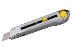 Нож строительный MASTERTOOL с отломным лезвием 18 мм металлический с двойным фиксатором 17-0078