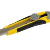 Нож строительный MASTERTOOL с отломным лезвием 18 мм ABS пластик с TPR покрытием металлическая направляющая винтовой замок 3 лезвия 17-0118