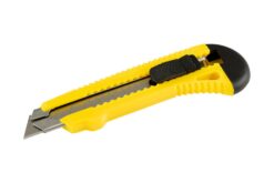 Нож строительный MASTERTOOL с отломным лезвием 18 мм металлическая направляющая кнопочный фиксатор 17-0528