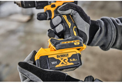 Дрель-шуруповёрт аккумуляторная бесщёточная ударная DeWALT DCD805P2T — изображение 4