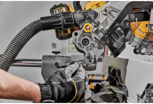 Пила торцовочная аккумуляторная бесщёточна DeWALT DCS781X2 — изображение 17